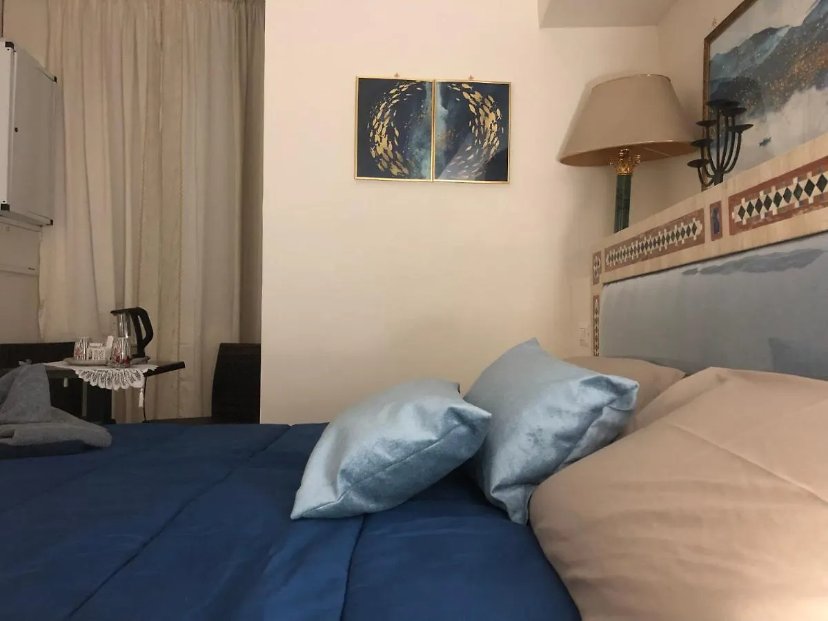 Cavour 58 Bed and Breakfast Nápoles 0*,  Italia